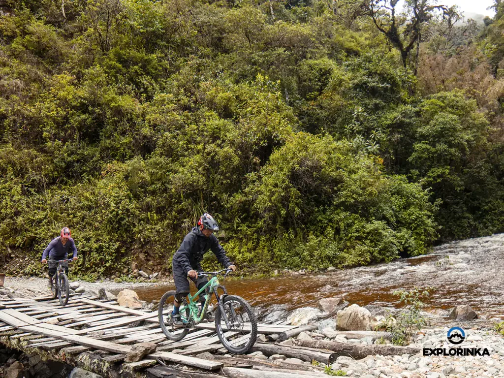 Bicycle Crossing River in the Sacred Valley. Source: Explorinka.
