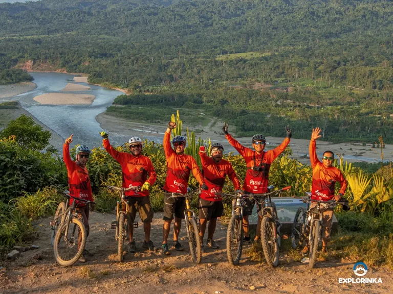 Grupo biking en el manu