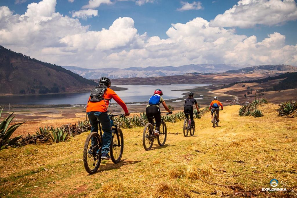 Maras Moray Tour en bicicleta 1 1024x683 - 6 mejores rutas en bicicleta en Cusco, Perú