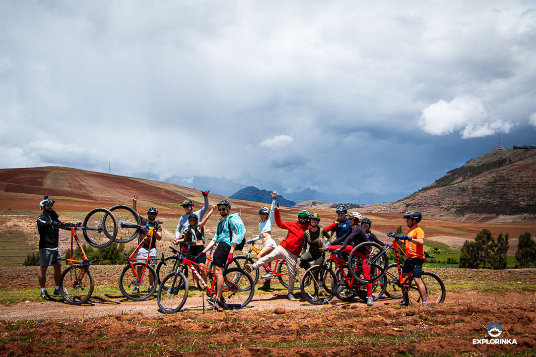 Grupo en ruta Valle Sagrado en bicicleta