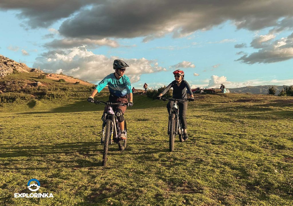 E-bike tour through Cusco