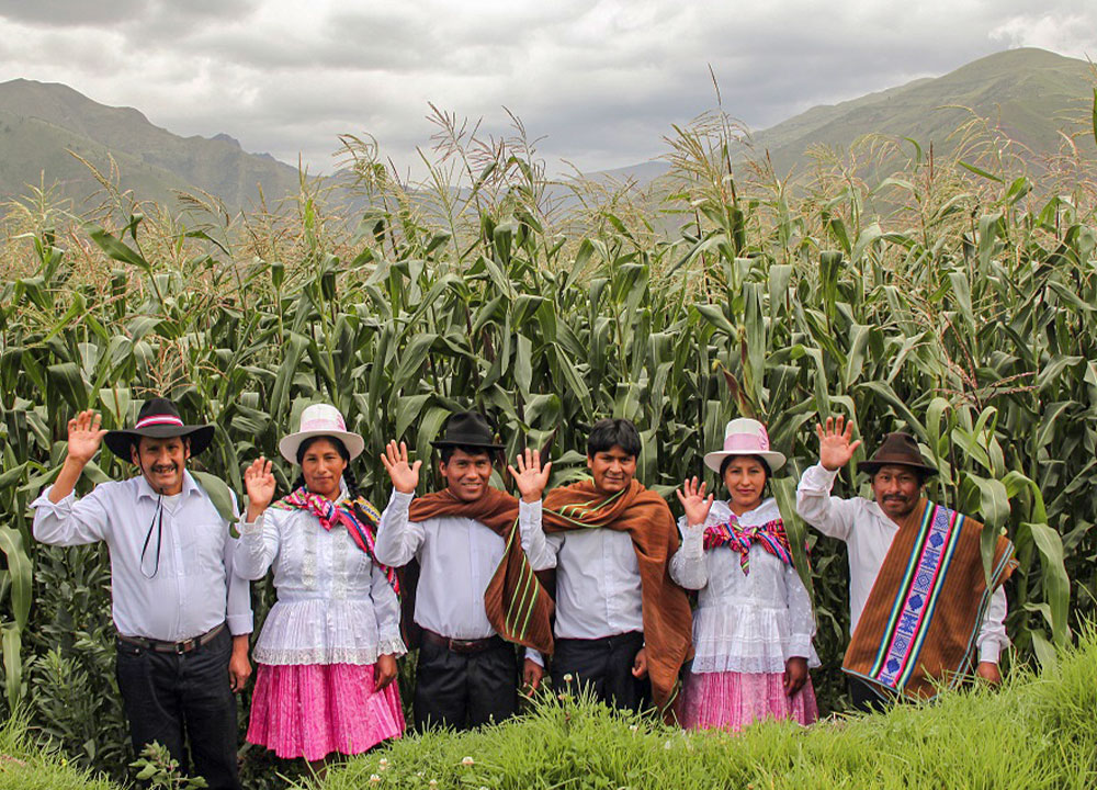 Comuneros de urquillos - Colaboración con comunidades locales