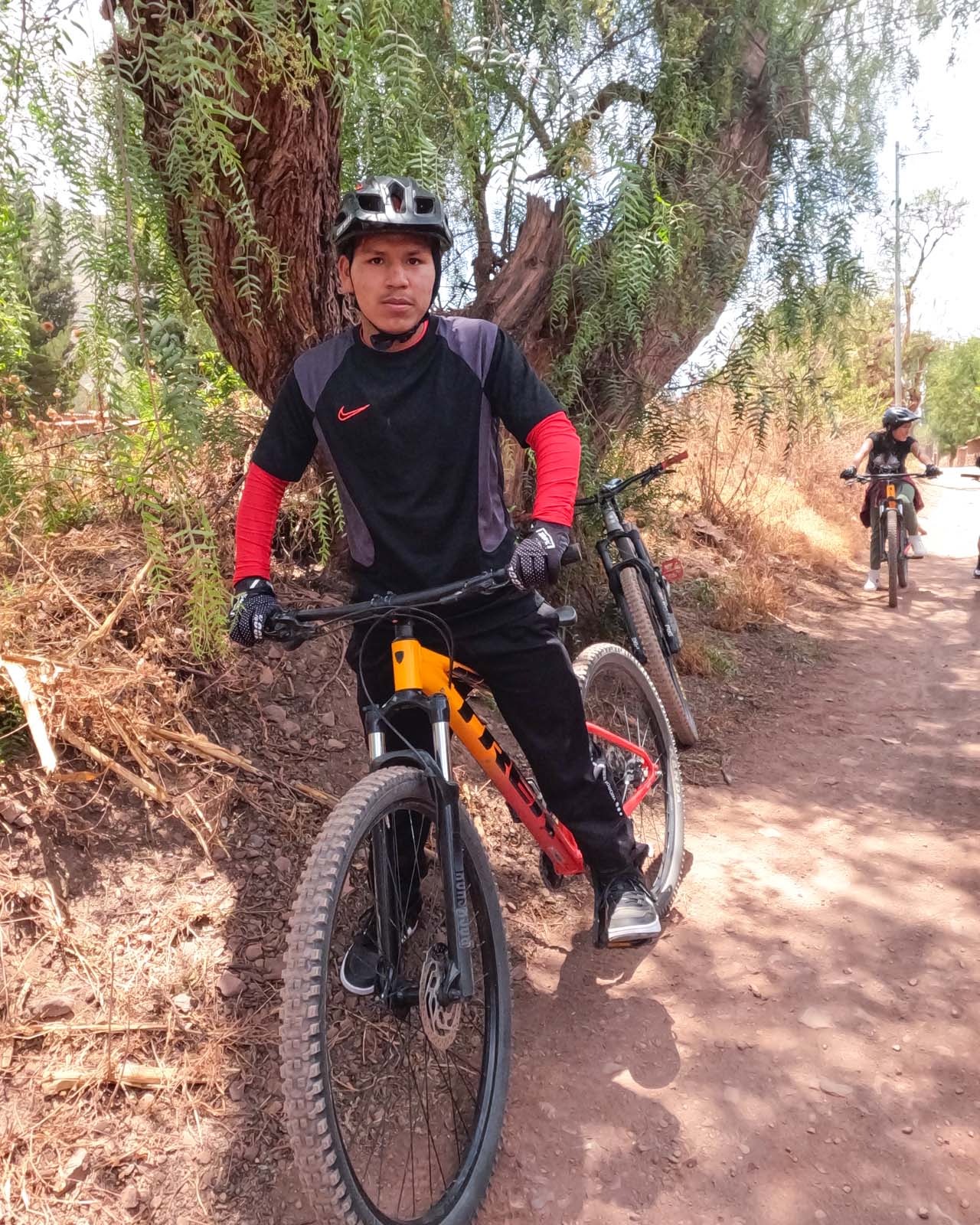 Experiencia con ninos - Un Día en la Ruta del Maíz con los Niños del Proyecto Pachachaca